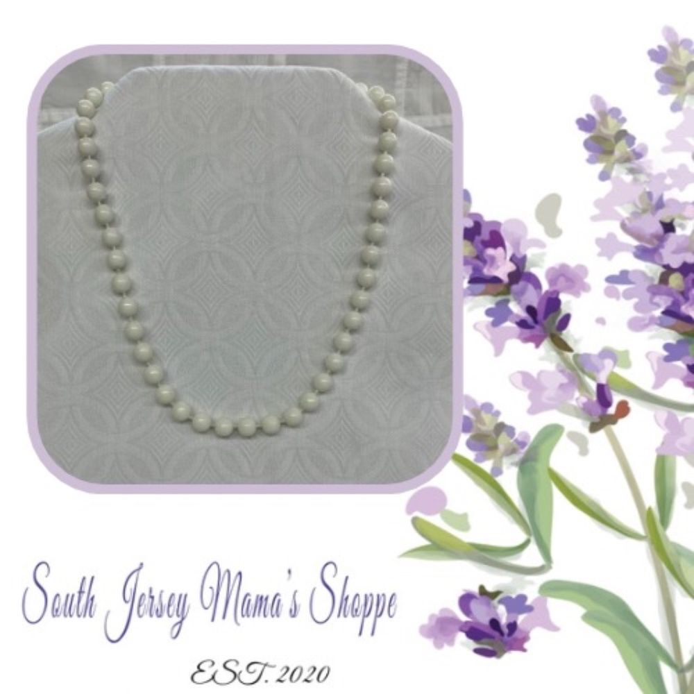 Vintage 1950s Single Strand Choker Necklace Hong Kong White Plastic Bead J117 22$
